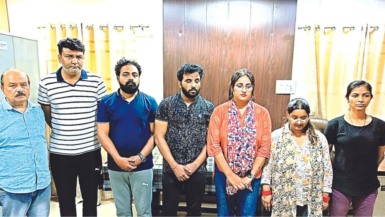 Kanpur: बिटकॉइन और क्रिप्टो करेंसी में निवेश करने के नाम पर करते ठगी...जालसाजी के लिए कॉल सेंटर भी बनवाया, सात आरोपी गिरफ्तार
