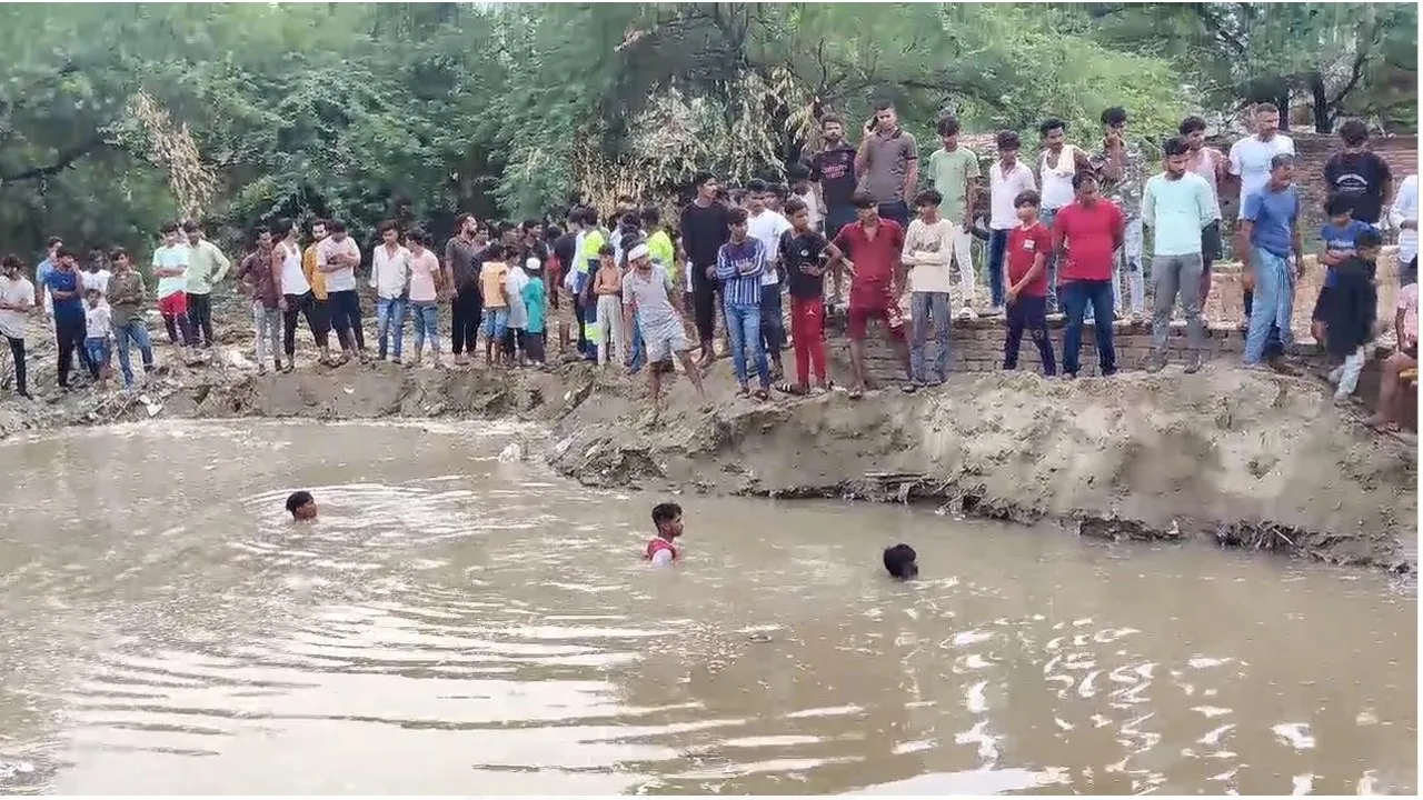 कुकरैल नदी में डूबने से दो बच्चों की मौत, अबरार नगर के पास गड्ढे में गए थे नहाने.. परिजनों का रो-रोकर बुरा हाल
