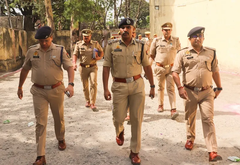 मुरादाबाद : मतगणना स्थल पर चप्पे-चप्पे पर तैनात रही फोर्स, अधिकारी लेते रहे जायजा