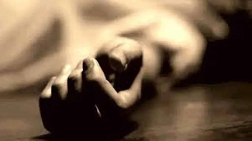 बदायूं: फंदे पर लटका मिला युवक का शव, परिजनों ने लगाया हत्या का आरोप