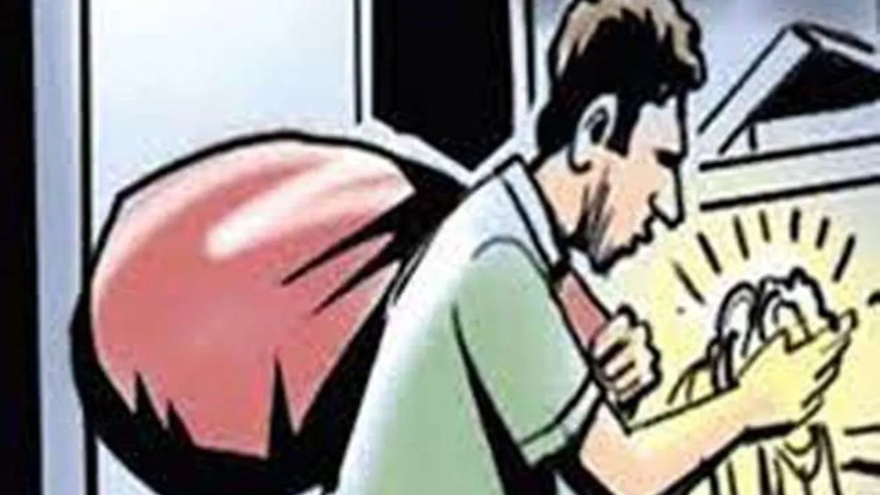 अल्मोड़ा के गंगनाथ और उल्का देवी मंदिर में चोरों ने धावा बोला