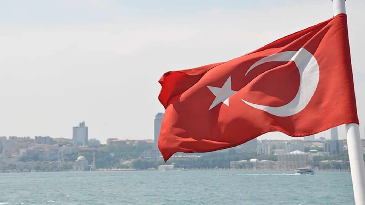 तुर्की के इस्तांबुल में रिहायशी इमारत ढही, एक व्यक्ति की मौत, आठ घायल 