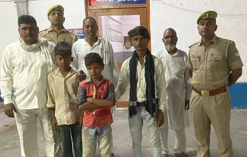 संभल: पिता की डांट से नाराज दो बच्चे घर छोड़ रेलवे स्टेशन पहुंचे, जीआरपी ने किया परिजनों के सुपुर्द