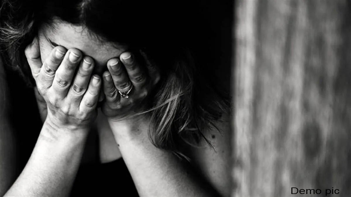'शर्मसार :  आठवीं की छात्रा से दुष्कर्म कर कराया गर्भपात