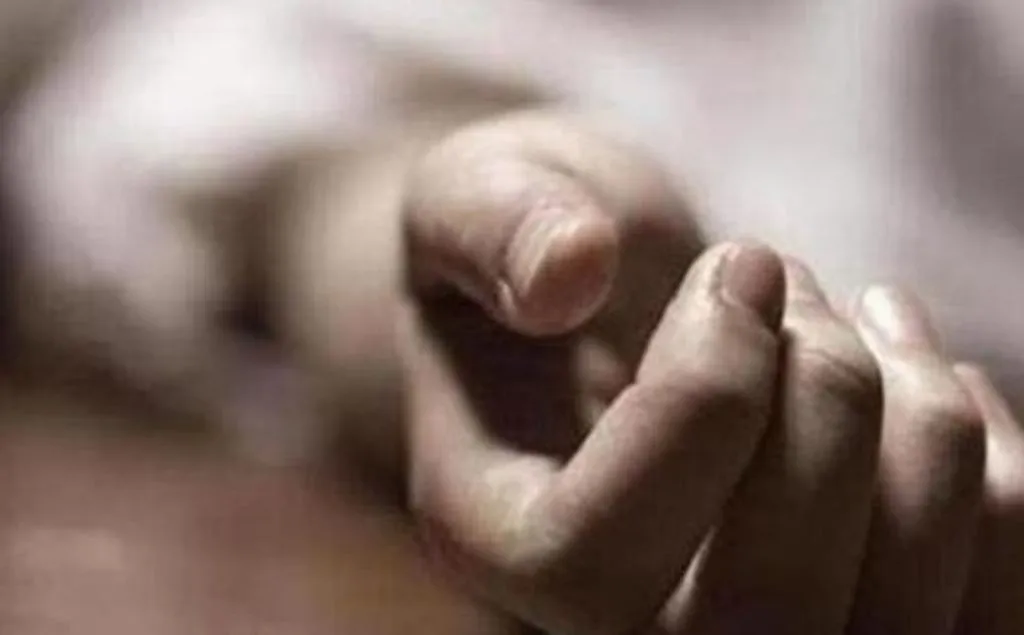 मां ने चार बच्चों को टैंक में फेंककर उतारा मौत के घाट, खुद भी की सुसाइड की कोशिश 