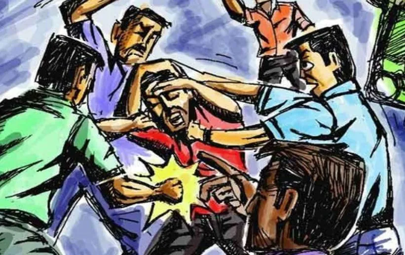 Bareilly News: सवारियों को लेकर ऑटो और ई-रिक्शा चालक में मारपीट, तीन के खिलाफ रिपोर्ट दर्ज