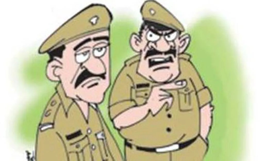 Bareilly News: जोनल कार्यालय में आग लगाने वाले निलंबित बैंक अफसर की तलाश में जुटी पुलिस