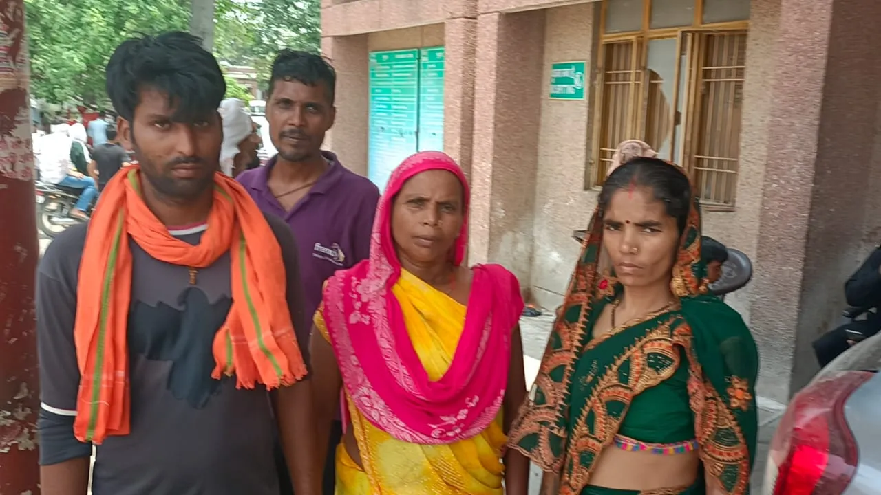 बहराइच : टेंपो पलटने से एक जायरीन की मौत, 14 घायल