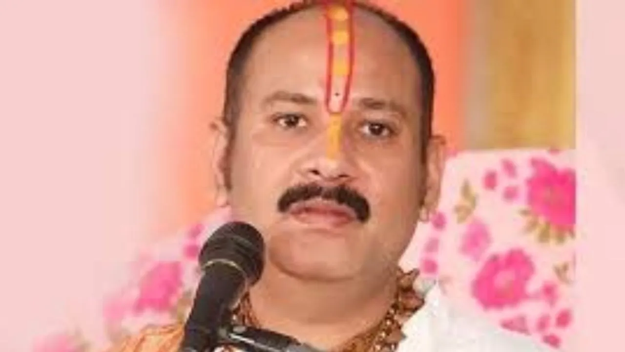 Kanpur: कथावाचक प्रदीप मिश्रा के खिलाफ परिवाद दाखिल, राधा रानी पर टिप्पणी से आहत होकर अधिवक्ता ने खटखटाया कोर्ट का दरवाजा