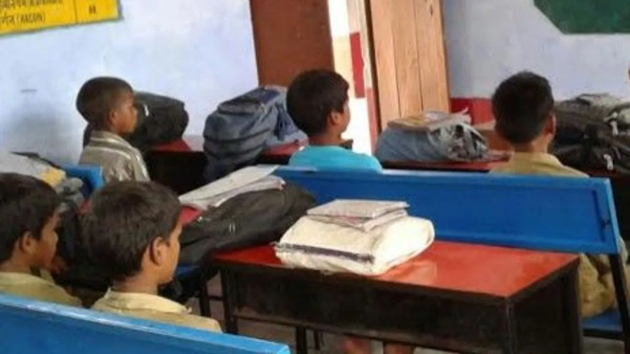 Unnao News: अब कुर्सी-मेज में बैठकर पढ़ेंगे बेसिक स्कूलों के बच्चे...बीएसए ने फार्मेट जारी कर मांगी सूचनाएं