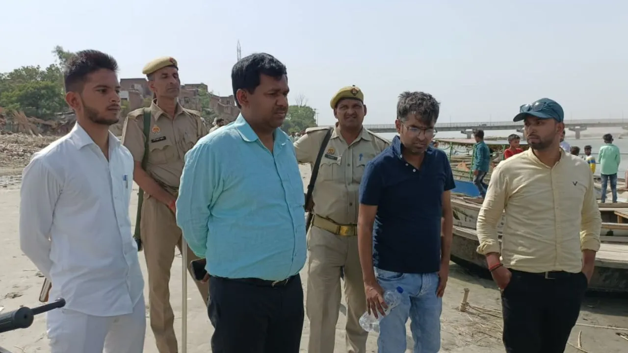 Farrukhabad News: पांचाल घाट पर गंगा नहाते समय छह लोग डूबे...दो सगे भाइयों समेत तीन की मौत, तीन को गोताखोरों ने बचाया