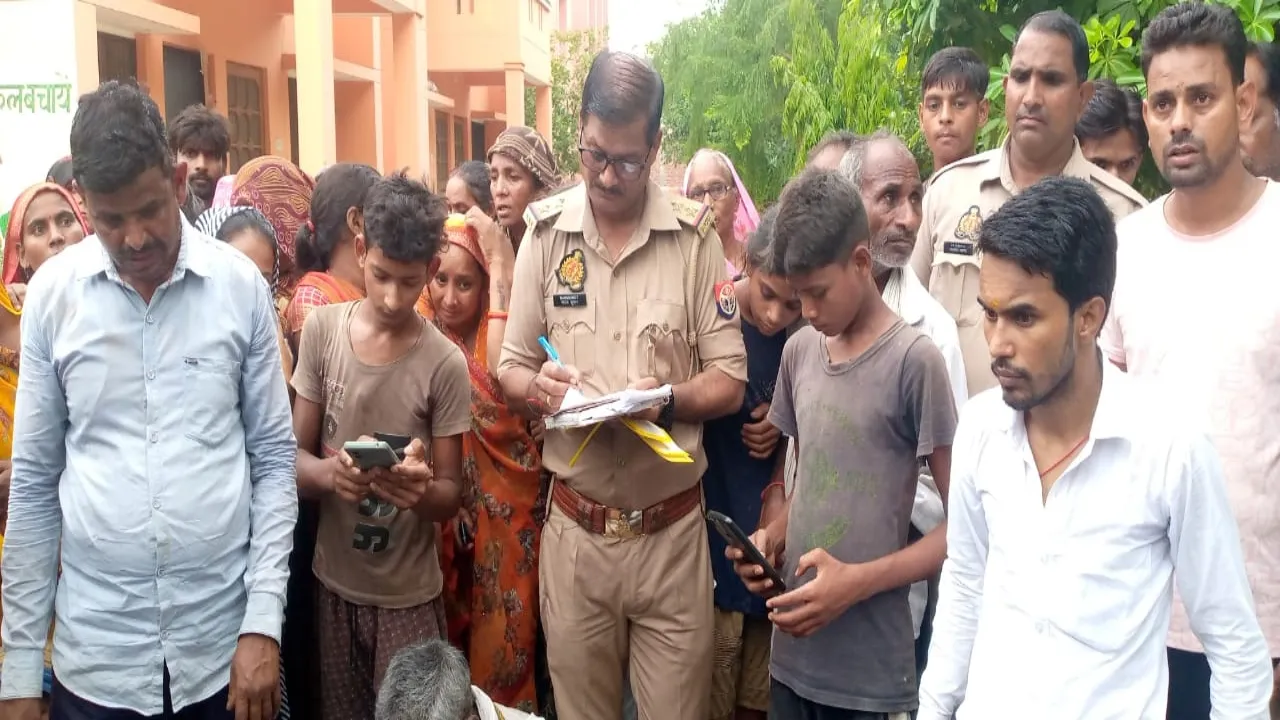 बाराबंकी : आकाशीय बिजली गिरने से एक की मौत, दो बुरी तरह जख्मी