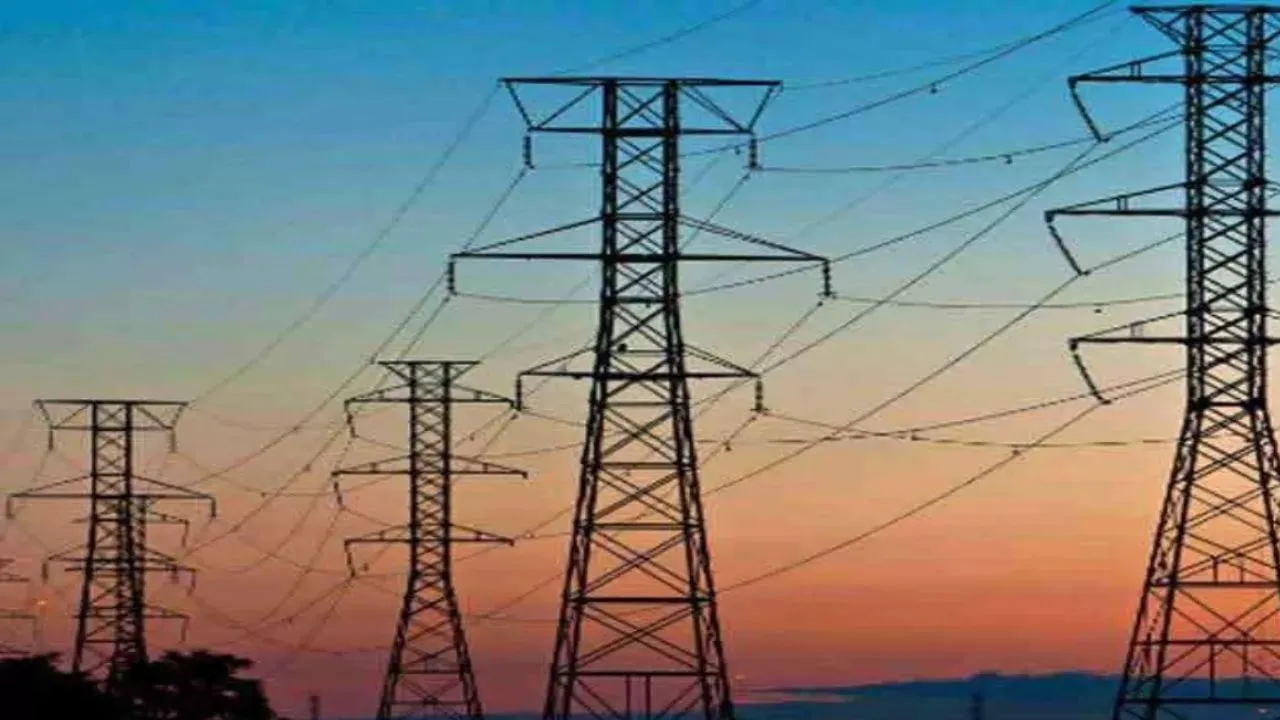 Kanpur News: अनावश्यक कटौती पर रोक, फिर भी राहत नहीं, कई क्षेत्रों में घंटों तक बना है बिजली का संकट, लोग परेशान