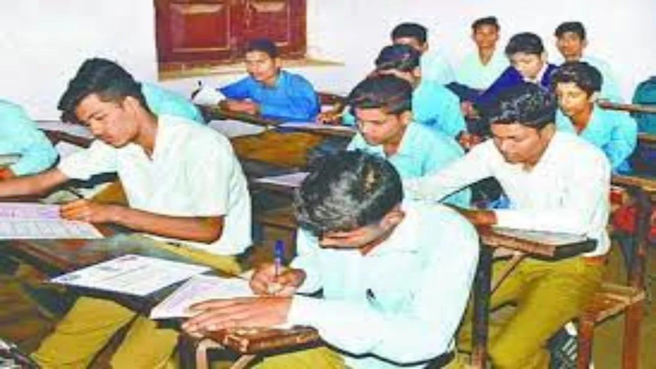 बीएड परीक्षा :  51 जिलों में शांतिपूर्ण  परीक्षा संपन्न,  22 संदिग्ध पकड़े गए