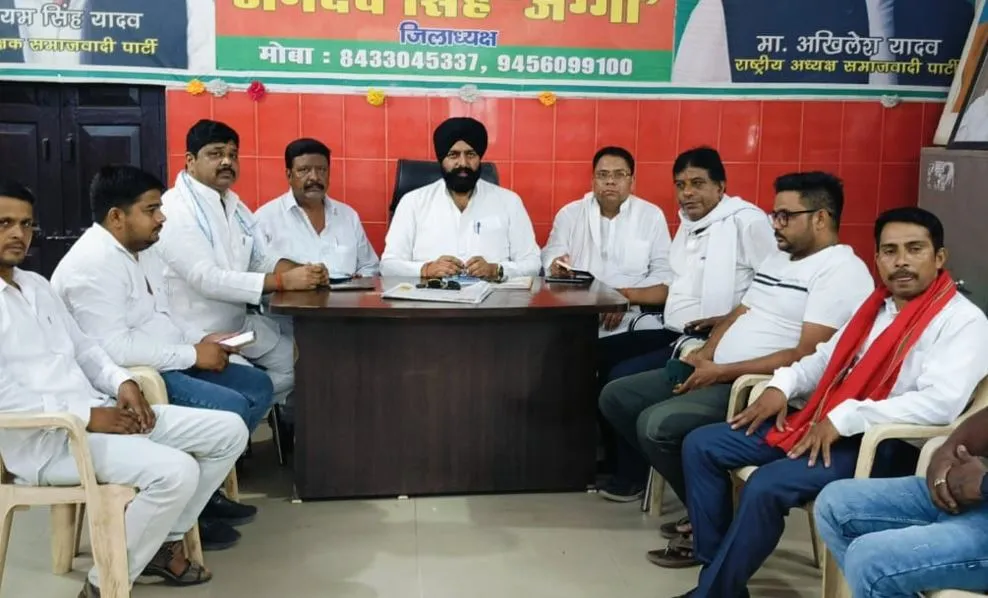  पीलीभीत: नगरपालिका चेयरमैन के खिलाफ सपाइयों ने भी खोला मोर्चा, बोले- शासन कराए जांच...शहरवासी परेशान 