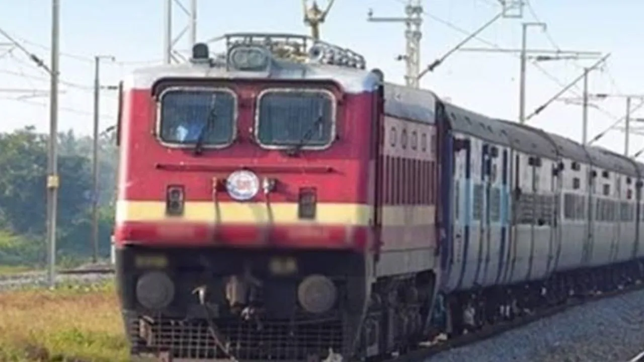 कानपुर से टूंडला, फंफूद, फतेहपुर व सूबेदारगंज के लिए स्पेशल मेमू ट्रेनें होंगी नियमित, यात्री कम किराए में कर सकेंगे सफर