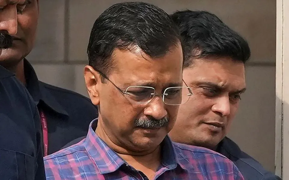  केजरीवाल को SC से नहीं मिली राहत, बेंच ने HC के फैसले का इंतजार करने को कहा...अब 26 जून को होगी सुनवाई