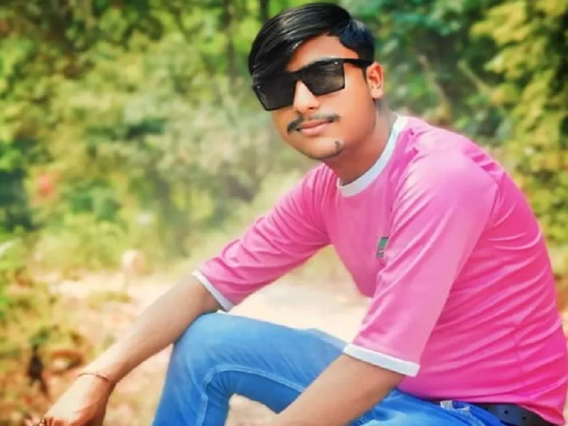 मुरादाबाद : रेलवे ब्रिज के डिवाइडर से टकराई बाइक, युवक मौत