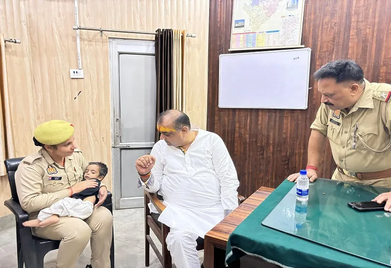 रामपुर : लावारिस बच्चे के मामले ने खोल दी सिस्टम की पोल, BJP विधायक ने किया फोन, DPO ने नहीं दिया जवाब...DM तक पहुंचा मामला