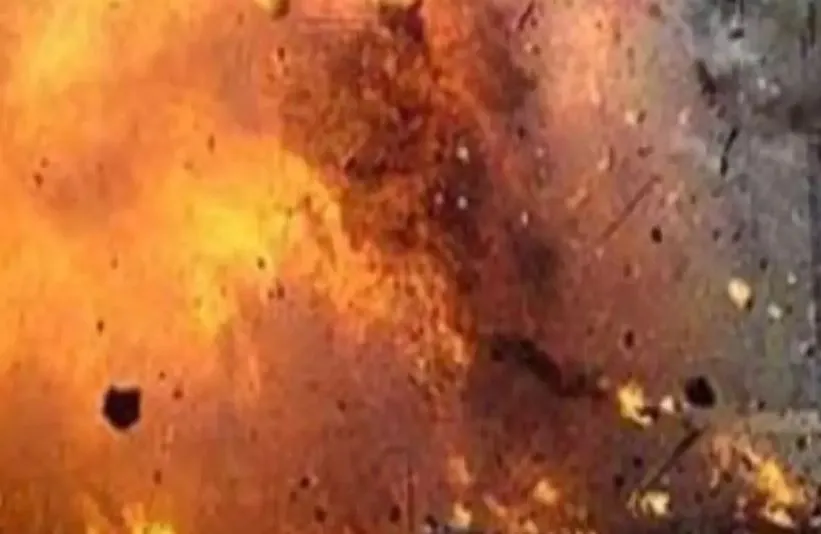 संभल: विस्फोटक पीसते समय धमाके से बच्चे की मौत, तीन गंभीर घायल  