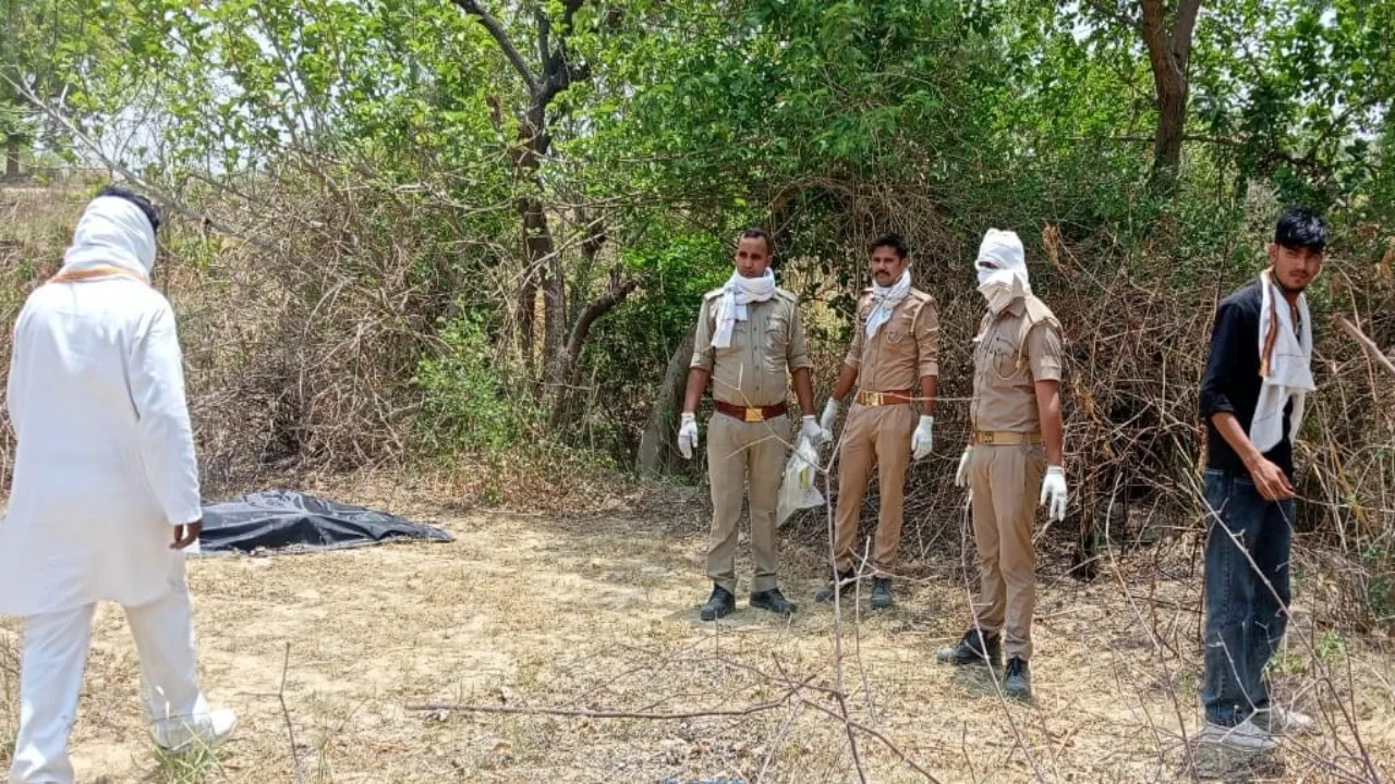 वारदात : जंगल में मिला महिला का शव, दूर पड़ा था सिर 