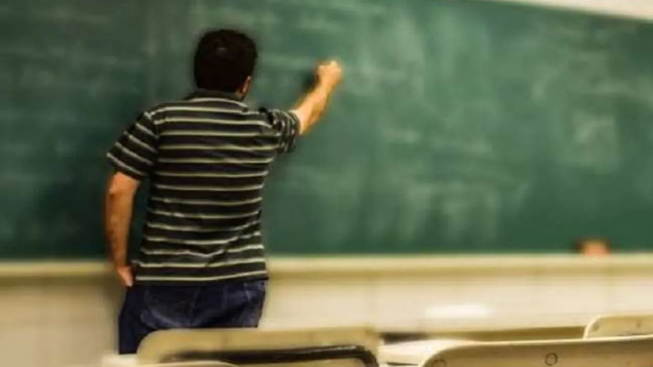 Unnao: ओपीएस का आप्शन स्वीकृत होने से शिक्षकों में खुशी, न्यायिक आदेश पर अमल के लिये लगी कैबिनेट की मुहर