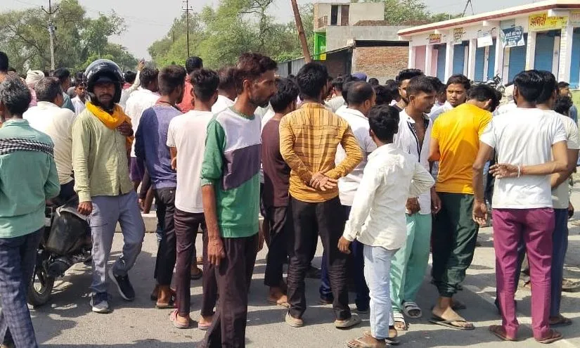 लखीमपुर-खीरी: चाचा पर युवती की हत्या का आरोप, कार्रवाई न होने से भड़के लोग...सड़क की जाम