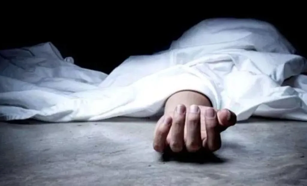 बदायूं: युवक ने फंदा लगाकर दी जान, पुलिस ने श्मशान घाट से उठाया शव