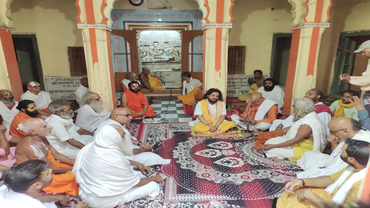 अयोध्या : संतों ने सरकार से मांगा लल्लू सिंह के लिए पद