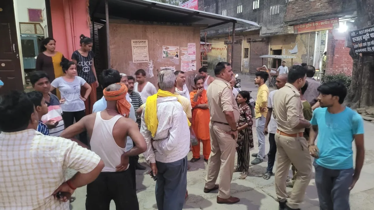 सुल्तानपुर : भाजपा जिला महामंत्री की दुकान के सामने दगाए गोला पटाखा