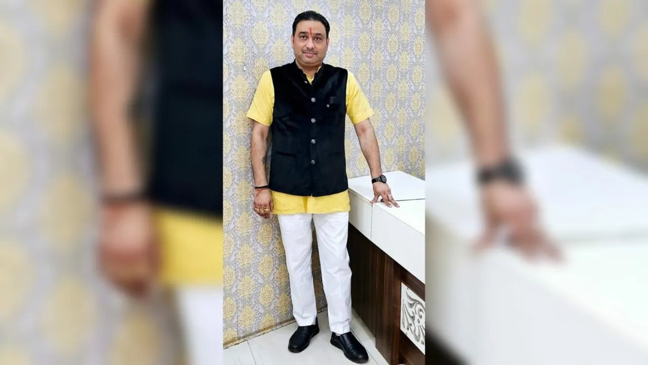 कानपुर में सर्राफा कारोबारी ने की आत्महत्या...एक बार बचा तो दूसरी बार लटककर दी जान, CCTV में घटना कैद