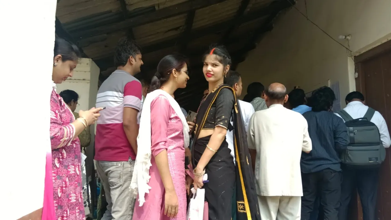 गोंडा : दिव्यांग व महिला शिक्षकों ने लॉक किया स्कूल, मनचाहे स्कूलों में मिली तैनाती 