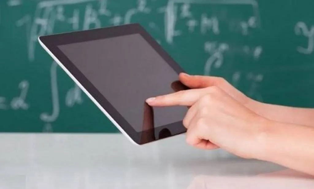 Bareilly News: सुबह से रात तक तीन बार लगानी होगी उपस्थिति, क्योंकि ड्यूटी छोड़ गायब हो जाती हैं शिक्षिकाएं