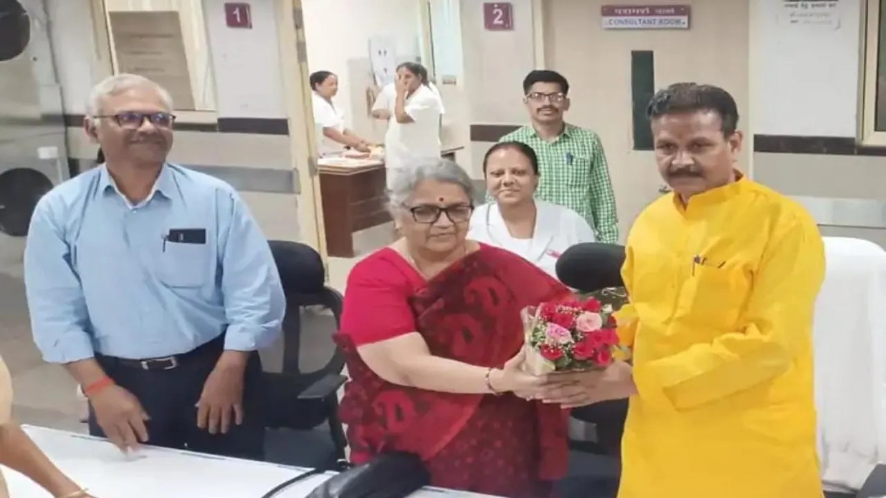 प्रयागराज : महापौर ने एसआरएन अस्पताल में भर्ती मरीजों के लिए दिए 20 कूलर