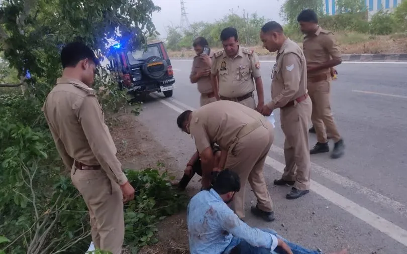 शाहजहांपुर: चालक को आई झपकी, हाईवे पर पलटी स्कॉर्पियो...सात लोग घायल 