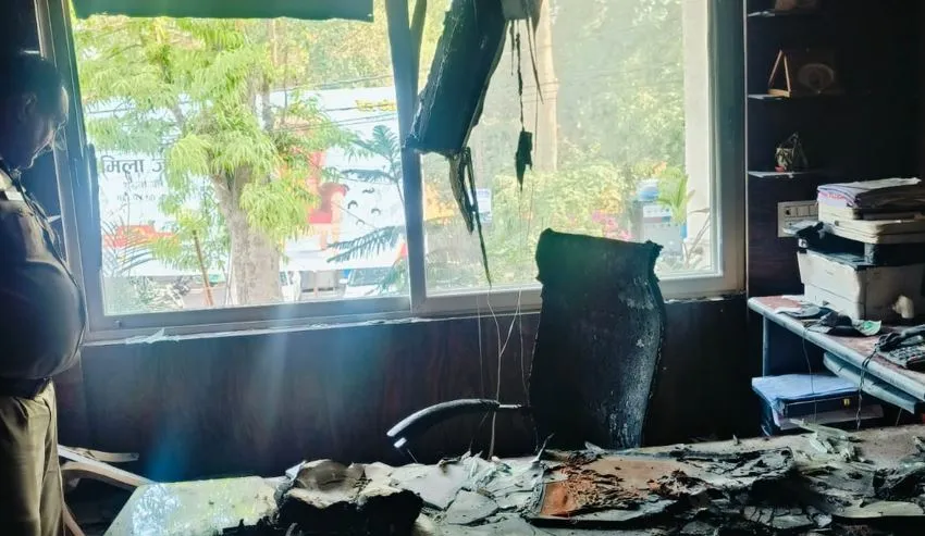 बरेली: कार्यालय में आरएम को जिंदा जलाने की थी योजना, निरीक्षण के लिए निकले थे 30 मिनट पहले