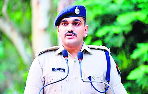 बरेली: जनसुनवाई में लापरवाही पर SSP की कार्रवाई, दो थाना प्रभारी लाइन हाजिर