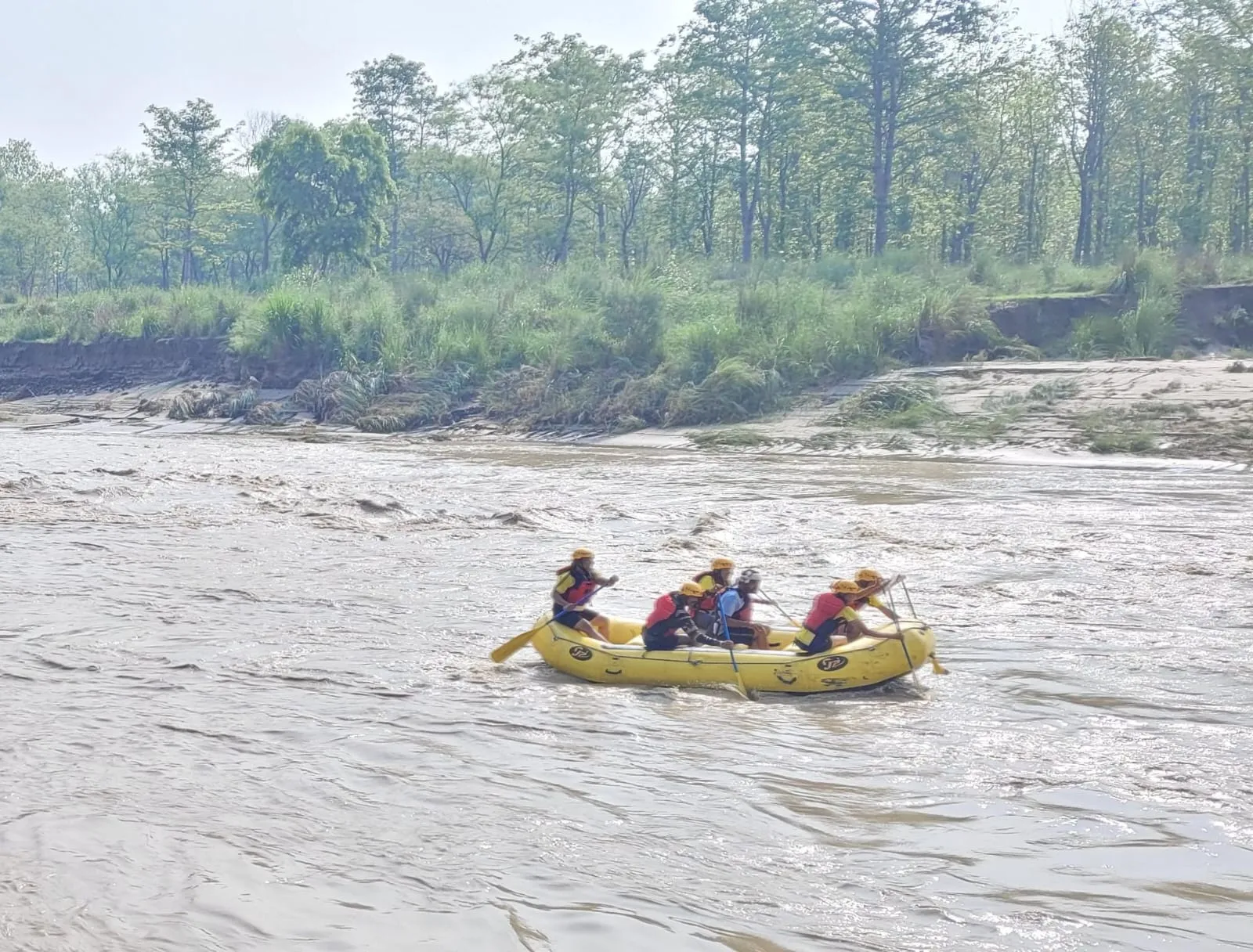 शांतिपुरी: 48 घंटे बाद भी नहीं मिली गौला में बही किशोरी