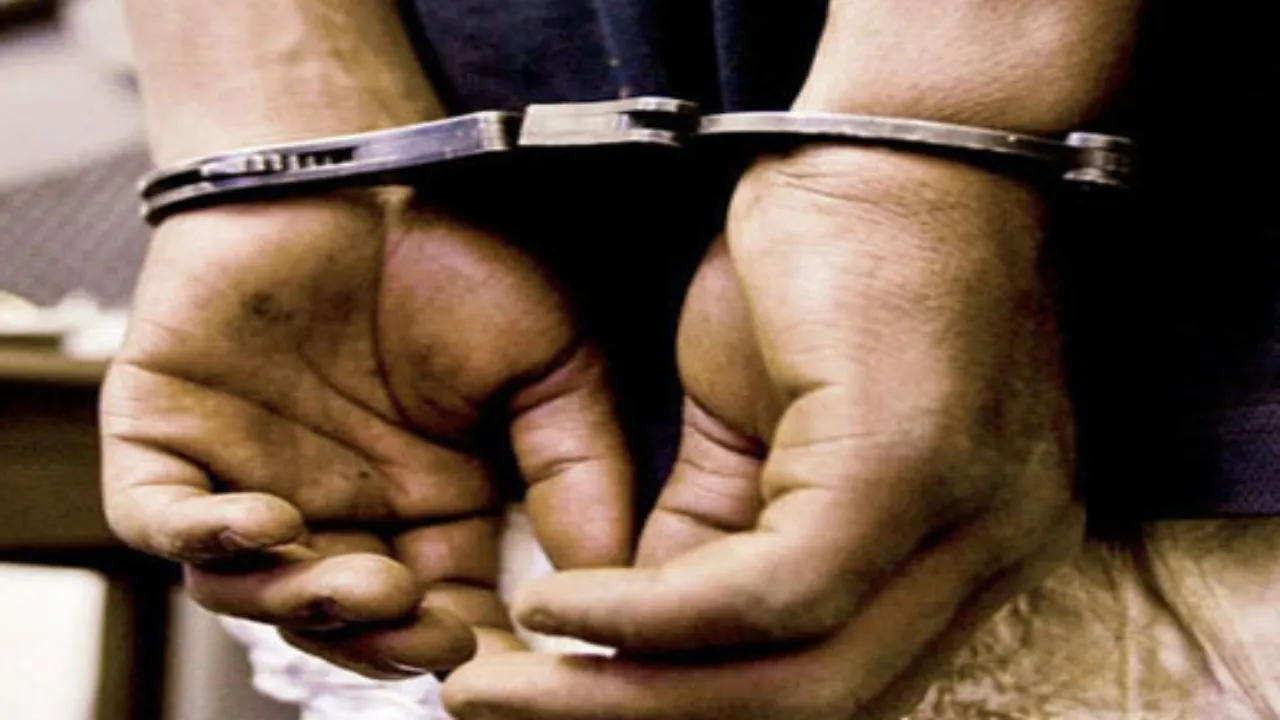 बाराबंकी: नाबालिग को भगाने का आरोपी कथावाचक गिरफ्तार, सेवादार की तलाश कर रही पुलिस 
