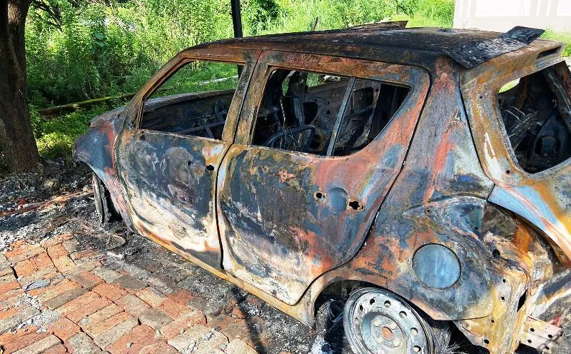 हल्द्वानी: रंजिश में जलाई घर के बाहर खड़ी कार 