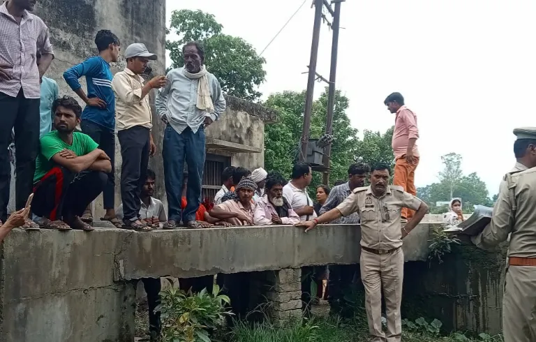 बरेली: ट्यूबवेल पर नहाते वक्त हाईटेंशन लाइन का तार टूटकर गिरा...दो किशोरों की मौत, एक झुलसा