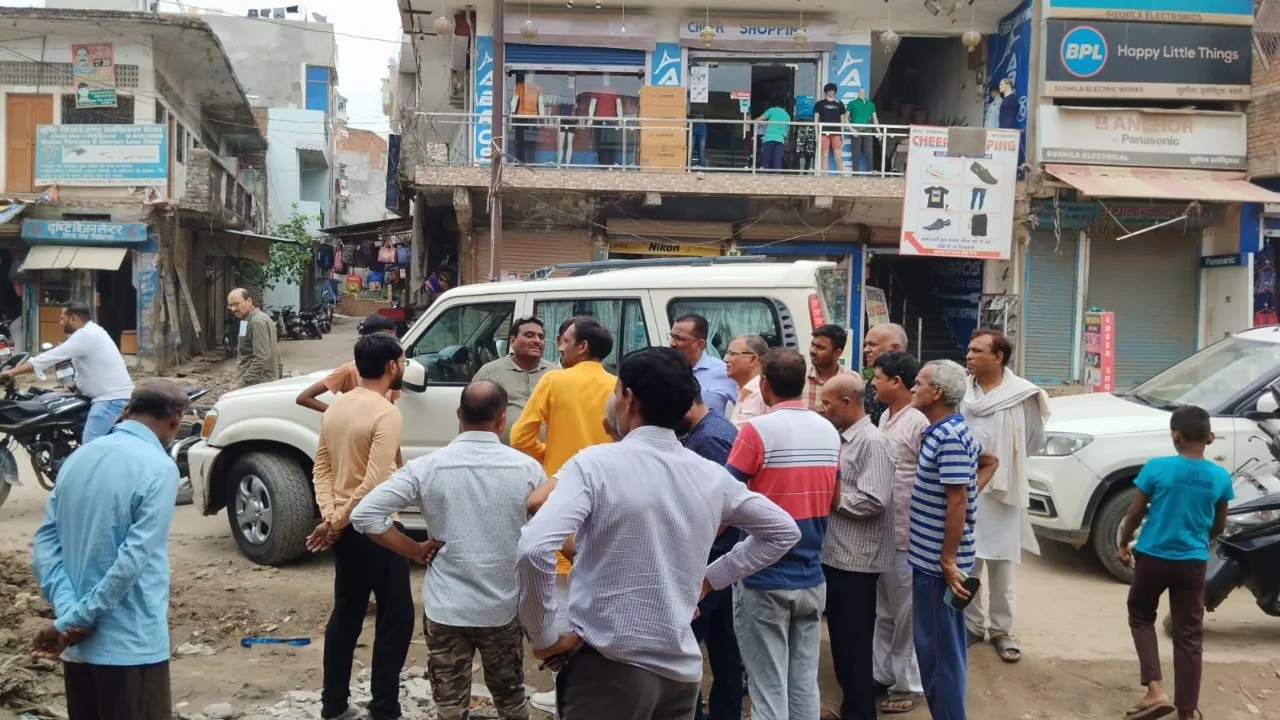 हनुमान नगर में नहीं समाप्त हो रहा सड़क चौड़ीकरण का विवाद, सत्ता पक्ष के दो नेता आमने-सामने