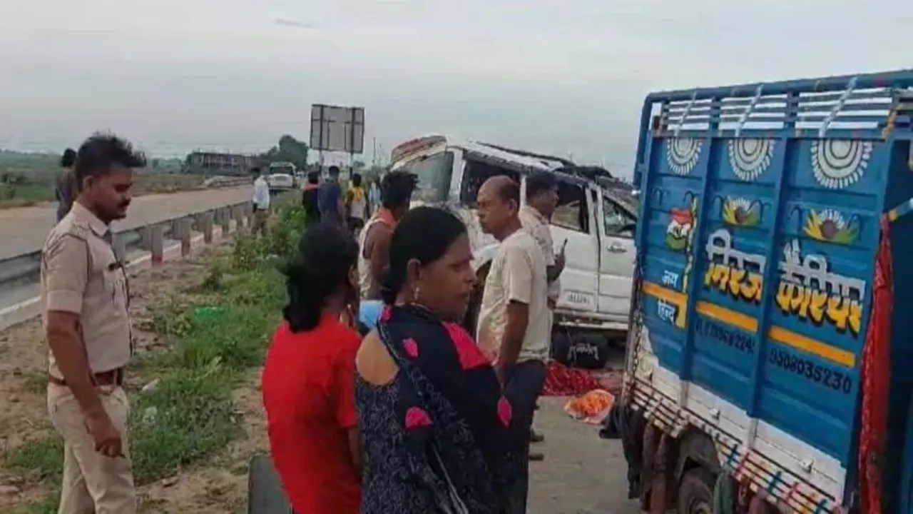 हाइवा और स्कॉर्पियो की टक्कर में छह लोगों की मौत, पांच घायल 