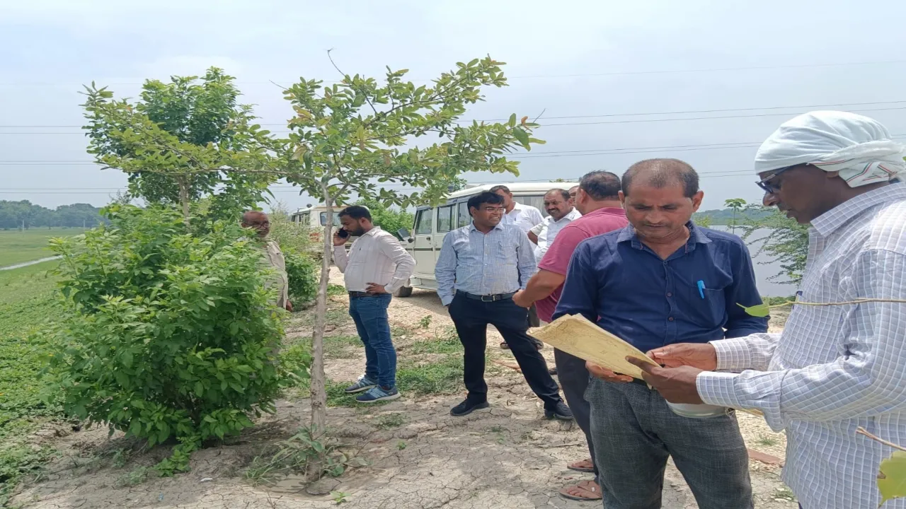 अयोध्या: न्यायालय के आदेश पर फिर हुई समदा झील की पैमाईश