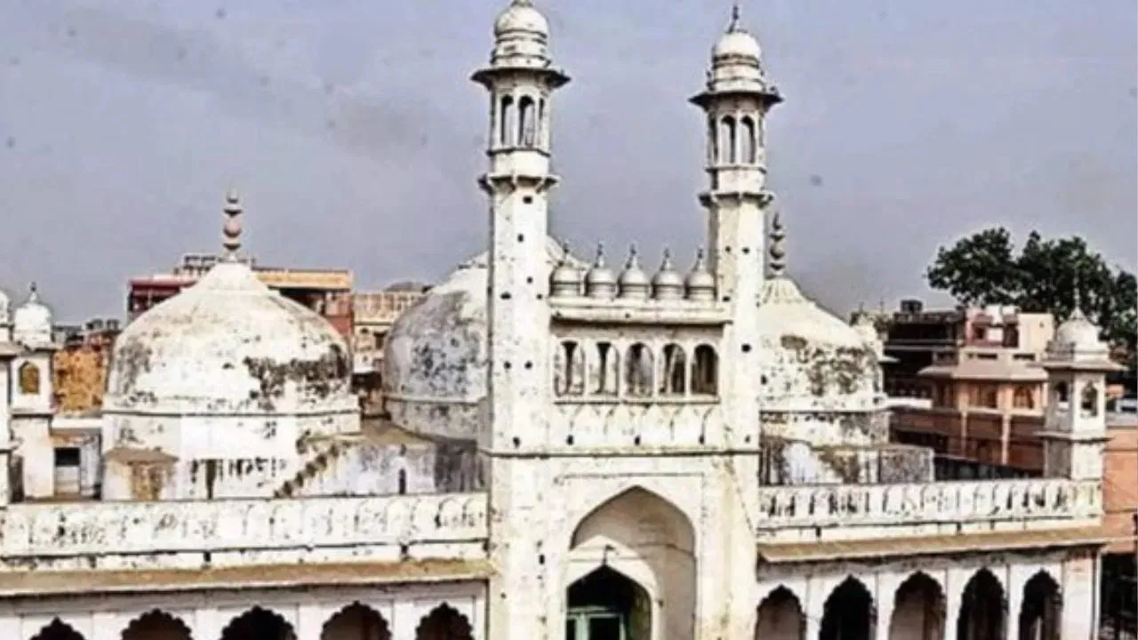 प्रयागराज: वुजुखाना क्षेत्र के एएसआई सर्वेक्षण की मांग वाली याचिका पर मस्जिद कमेटी से मांगा जवाब