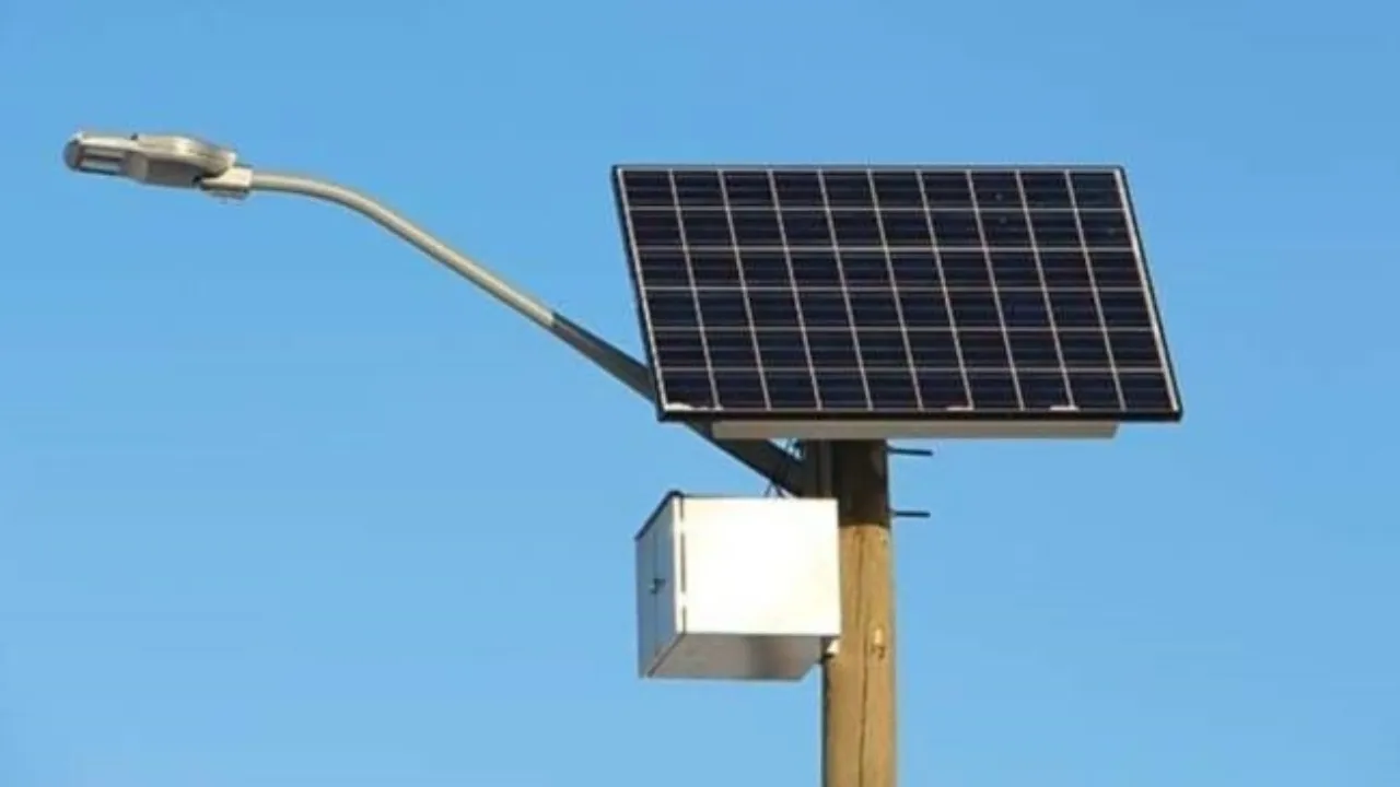ग्राम उन्नत योजना: 200 सोलर स्ट्रीट लाइटों से रोशन होंगे बाराबंकी के 20 गांव
