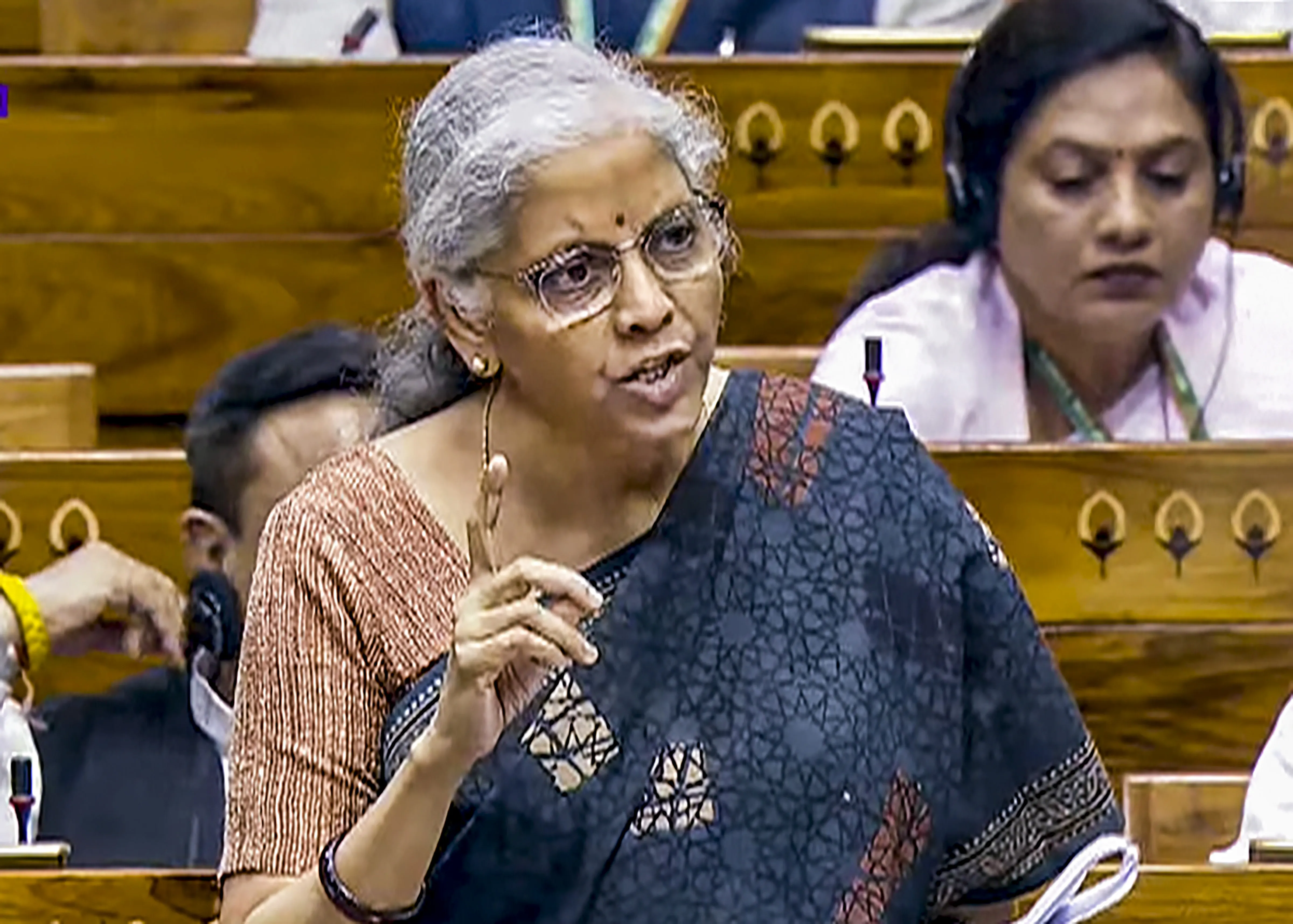 Economic Survey 2023-24: वित्त वर्ष 2025 में रियल GDP 6.5 से 7 फीसदी रहने का अनुमान