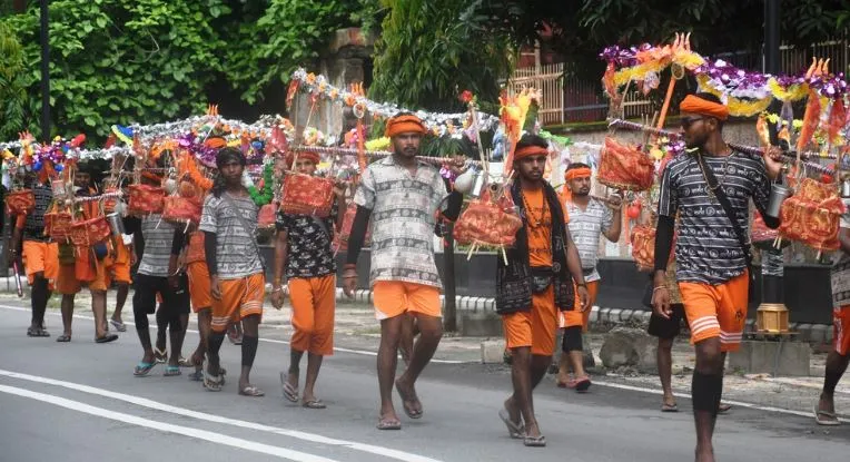 बरेली: कांवड़ यात्रा...एके-47 के साथ तीन टीमों में तैनात किए 45 जवान