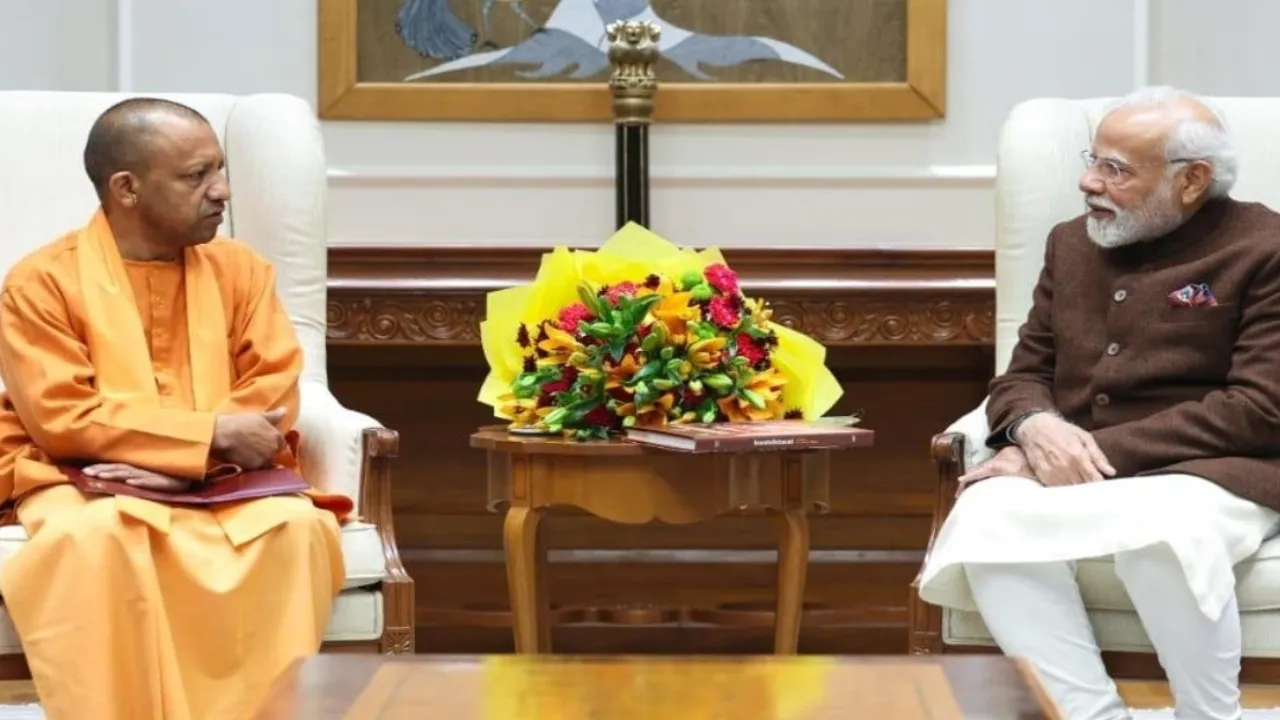 हाथरस सत्संग हादसा: PM मोदी ने सीएम योगी आदित्यनाथ से की बात, CM आवास पर शुरू हुई बैठक 