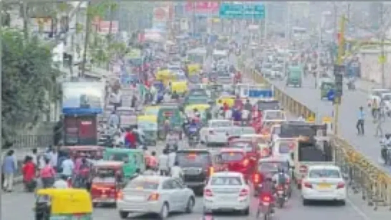 चेकिंग अभियान: 11 स्कूल वाहन सीज, 21 के हुए चालान